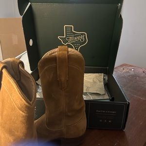 Men’s cowboy boots size 10.5
